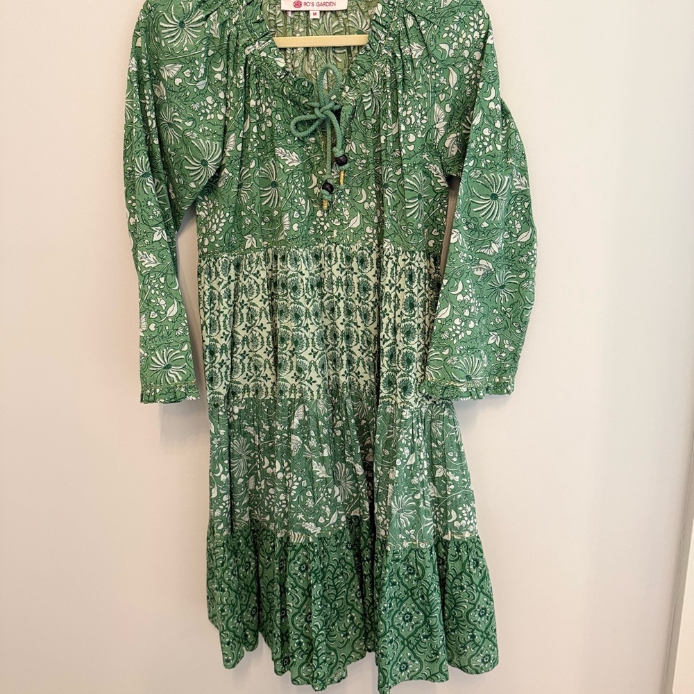 Ro’s Garden Sadie Midi Dress in Green Floral with Tie Neck and detail, size M